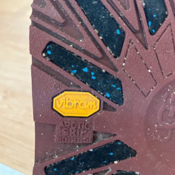 UGGS Men winter boot - Picture 9 of 9